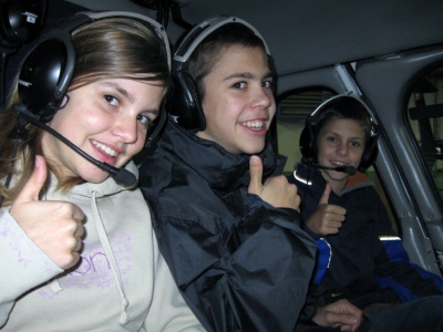 Nadine, Remo und Jan im AS350